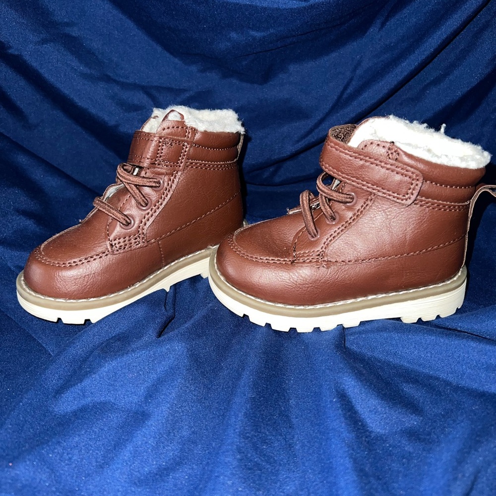 Old Navy Brown and White Boots with Fleece Lining